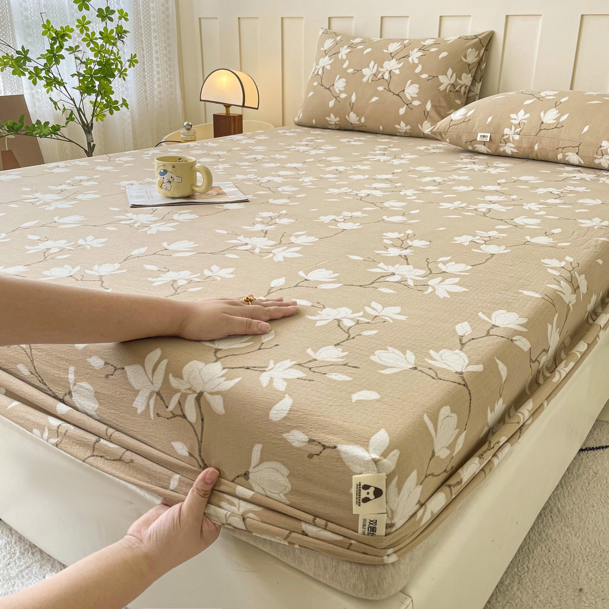 91家纺网 家纺一手货源 找家纺 首爱家纺 2025新款木棉双层纱印花床笠 满园芳华