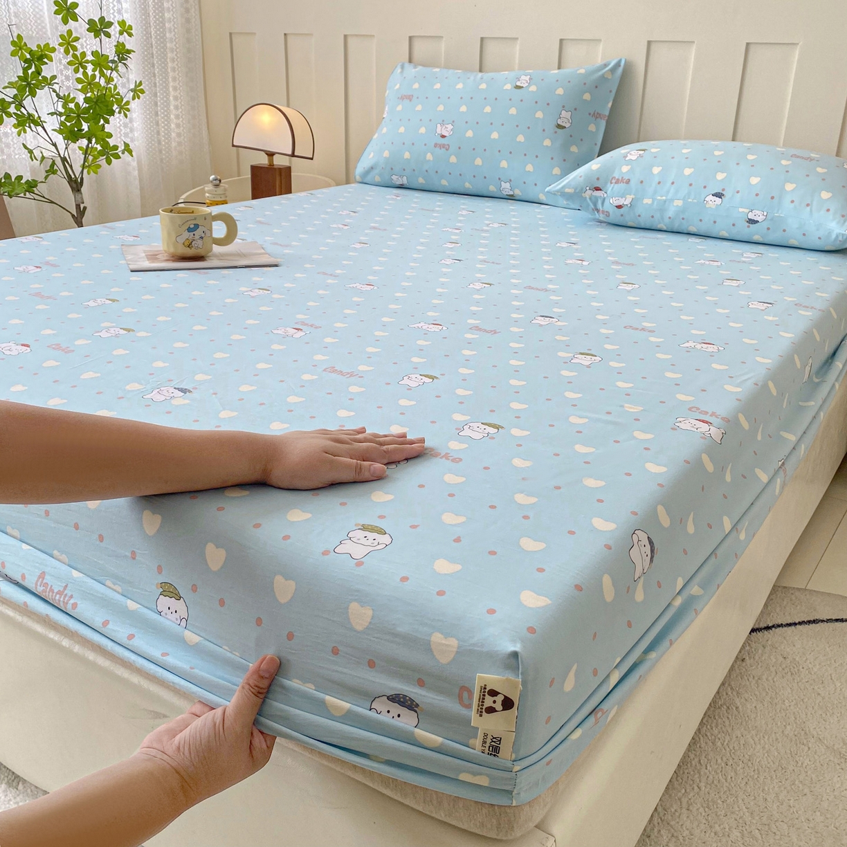 91家纺网 家纺一手货源 找家纺 首爱家纺 2025新款木棉双层纱印花床笠 萌宠小屋