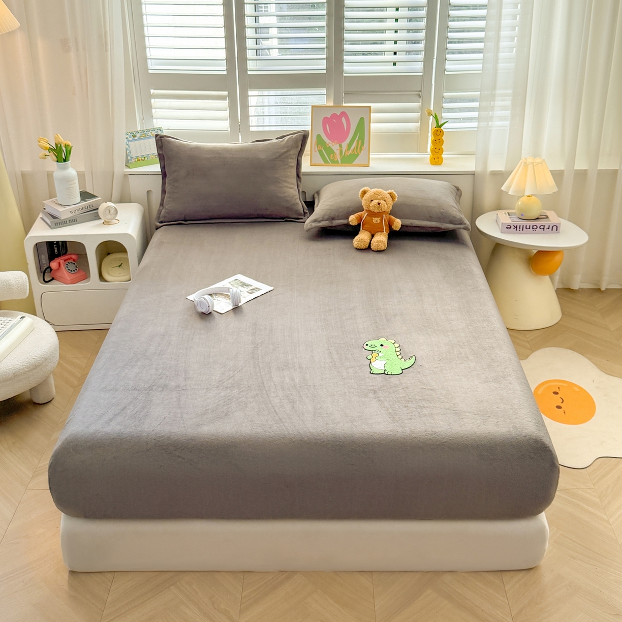 91家纺网 家纺一手货源 找家纺 （总）湘之帛 2025新款高克重纯色毛巾绣牛奶绒床笠三件套