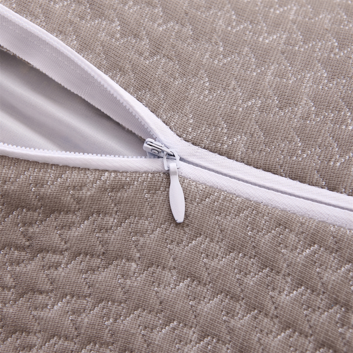 91家纺网 家纺一手货源 找家纺 大熊枕芯 2025新款草本元宝荞麦护颈枕荞麦壳枕头枕芯 咖色