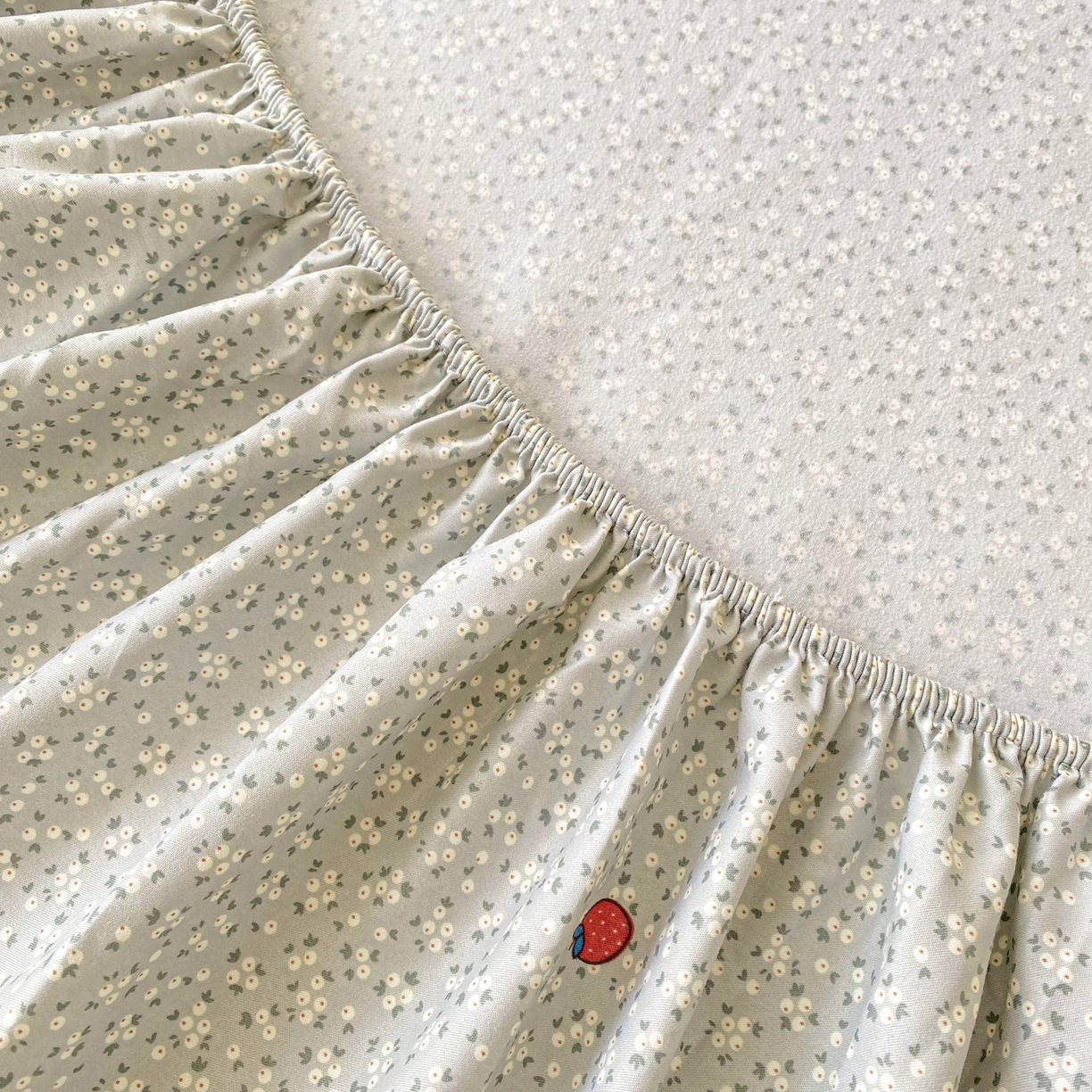 91家纺网 家纺一手货源 找家纺 首爱家纺 2025新款木棉双层纱印花床笠 兔斯基