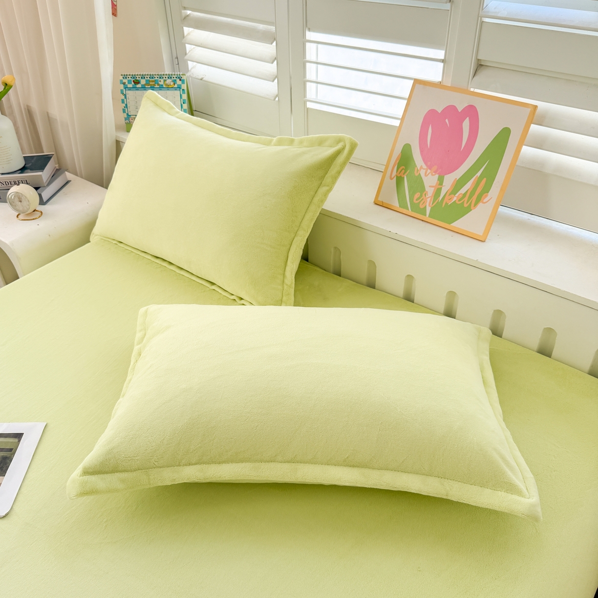 91家纺网 家纺一手货源 找家纺 （总）湘之帛 2025新款高克重纯色毛巾绣牛奶绒床笠三件套