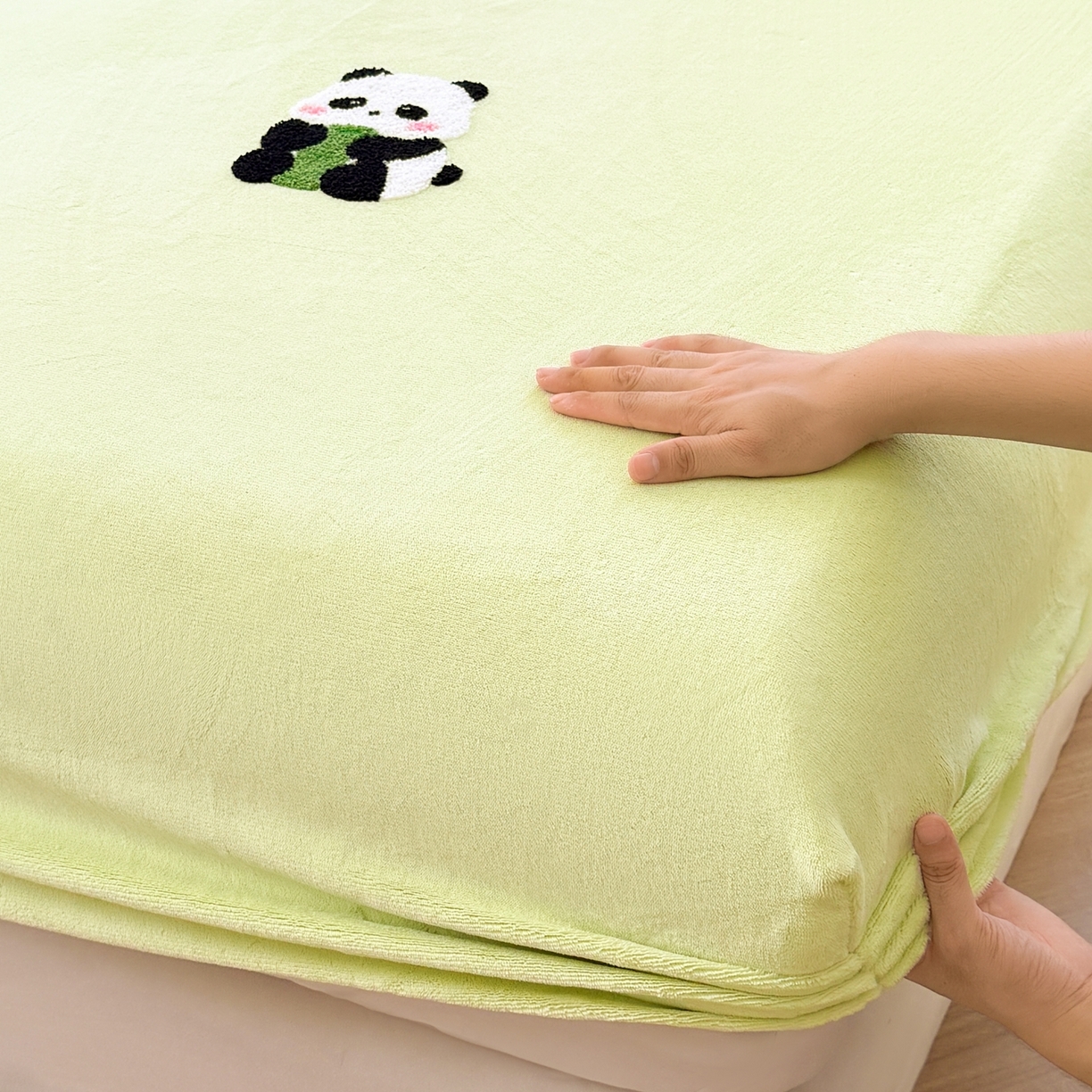 91家纺网 家纺一手货源 找家纺 （总）湘之帛 2025新款高克重纯色毛巾绣牛奶绒床笠三件套