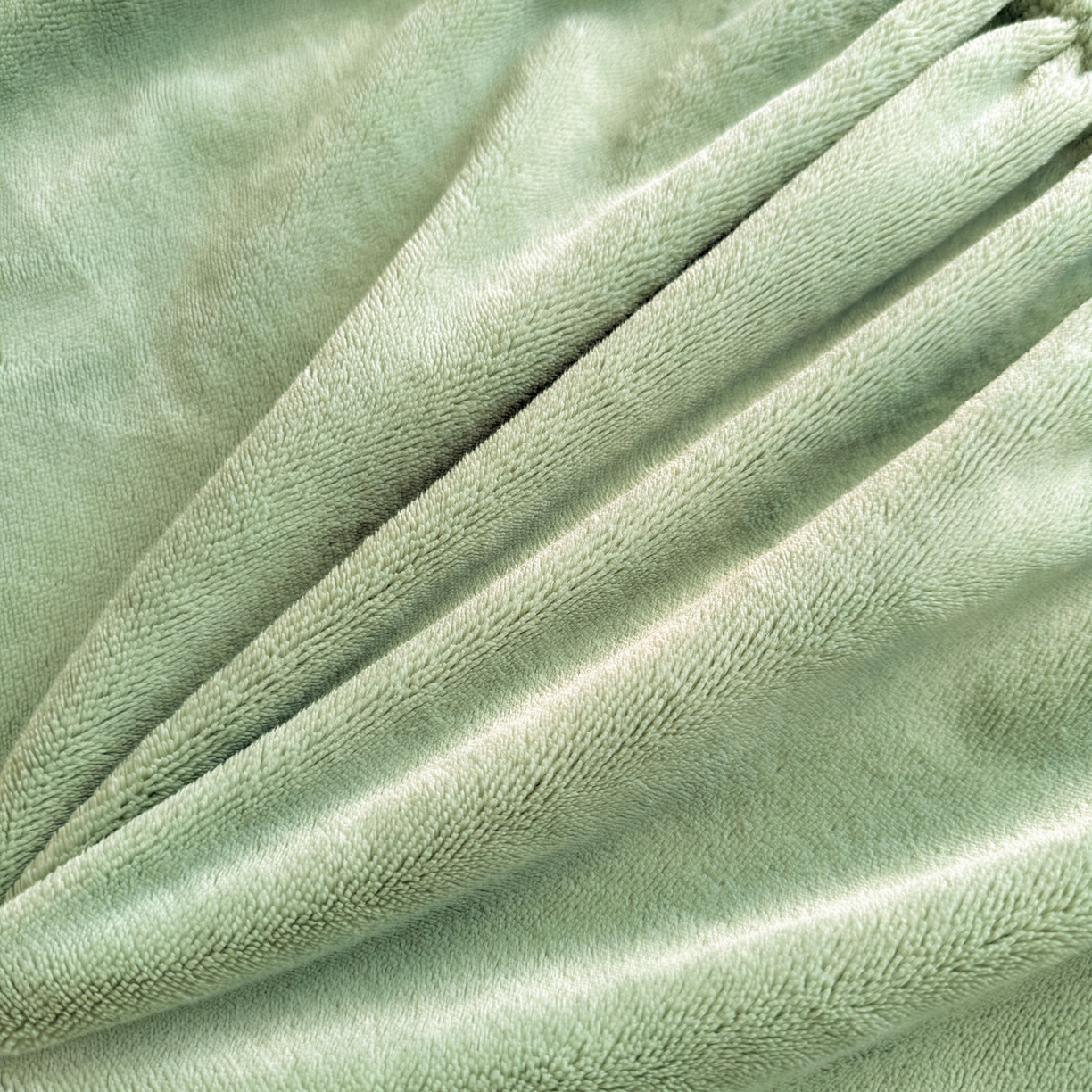 91家纺网 家纺一手货源 找家纺 湘之帛 2025新款牛奶绒印花床笠 小恐龙-草绿