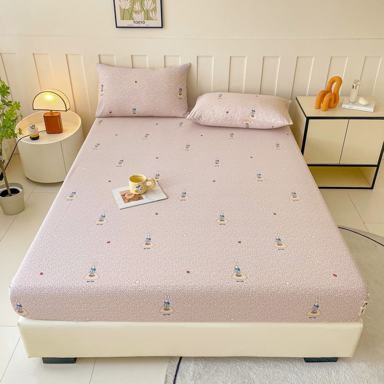 91家纺网 家纺一手货源 找家纺 首爱家纺 2025新款木棉双层纱印花床笠 兔斯基-粉