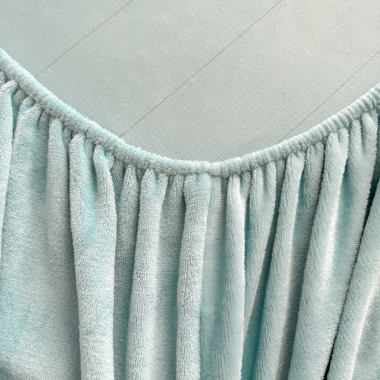 91家纺网 家纺一手货源 找家纺 湘之帛 2025新款牛奶绒印花床笠 小恐龙-浅蓝