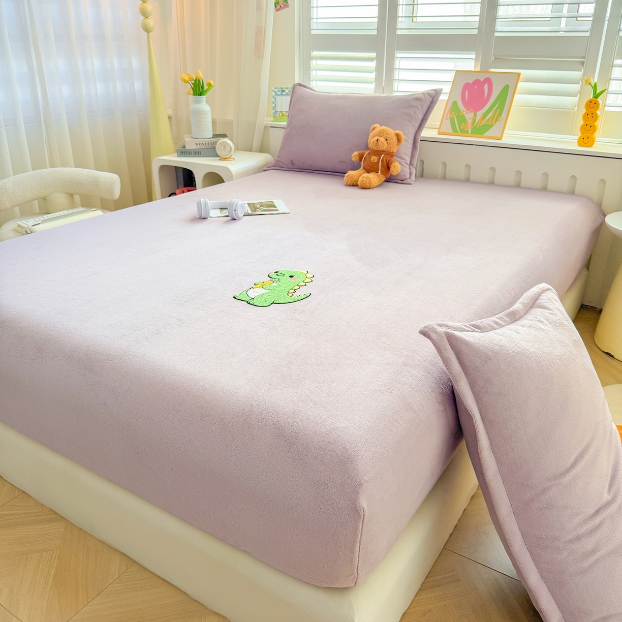 91家纺网 家纺一手货源 找家纺 湘之帛 2025新款牛奶绒印花床笠 小恐龙-紫色