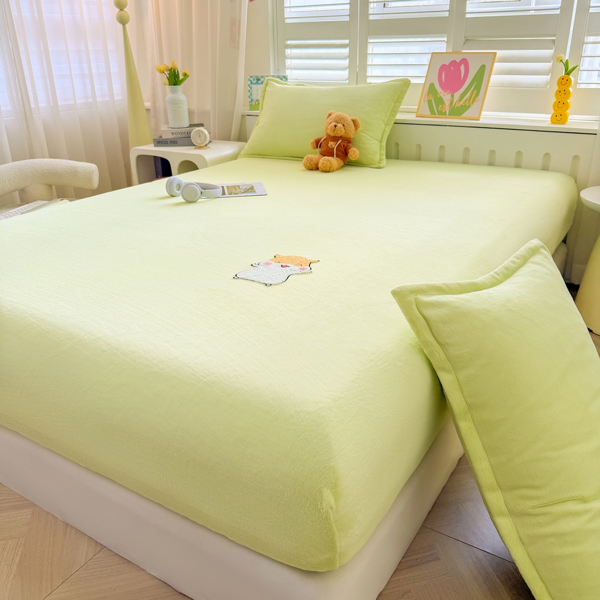 91家纺网 家纺一手货源 找家纺 湘之帛 2025新款牛奶绒印花床笠 小松鼠-浅绿