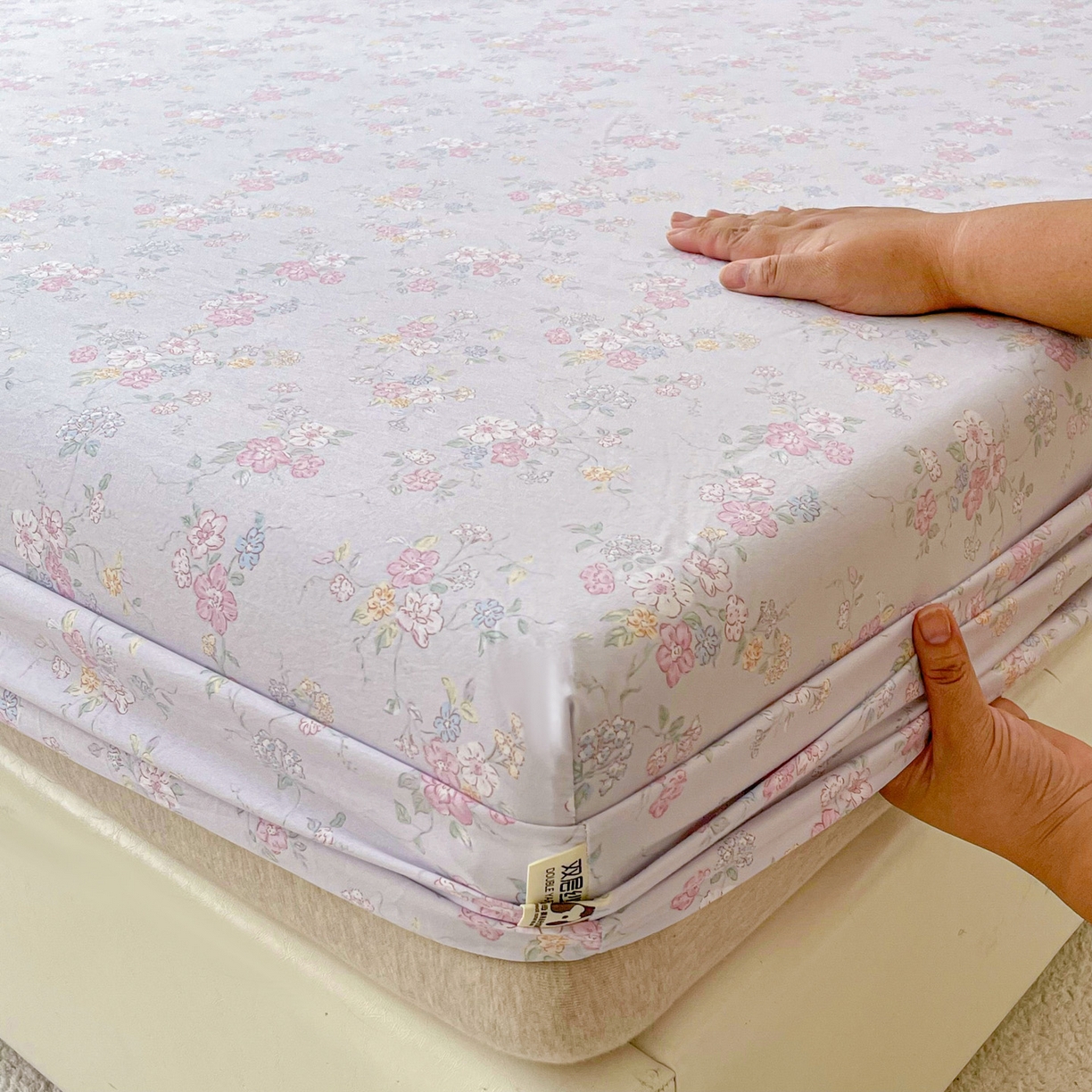 91家纺网 家纺一手货源 找家纺 首爱家纺 2025新款木棉双层纱印花床笠 紫丁香