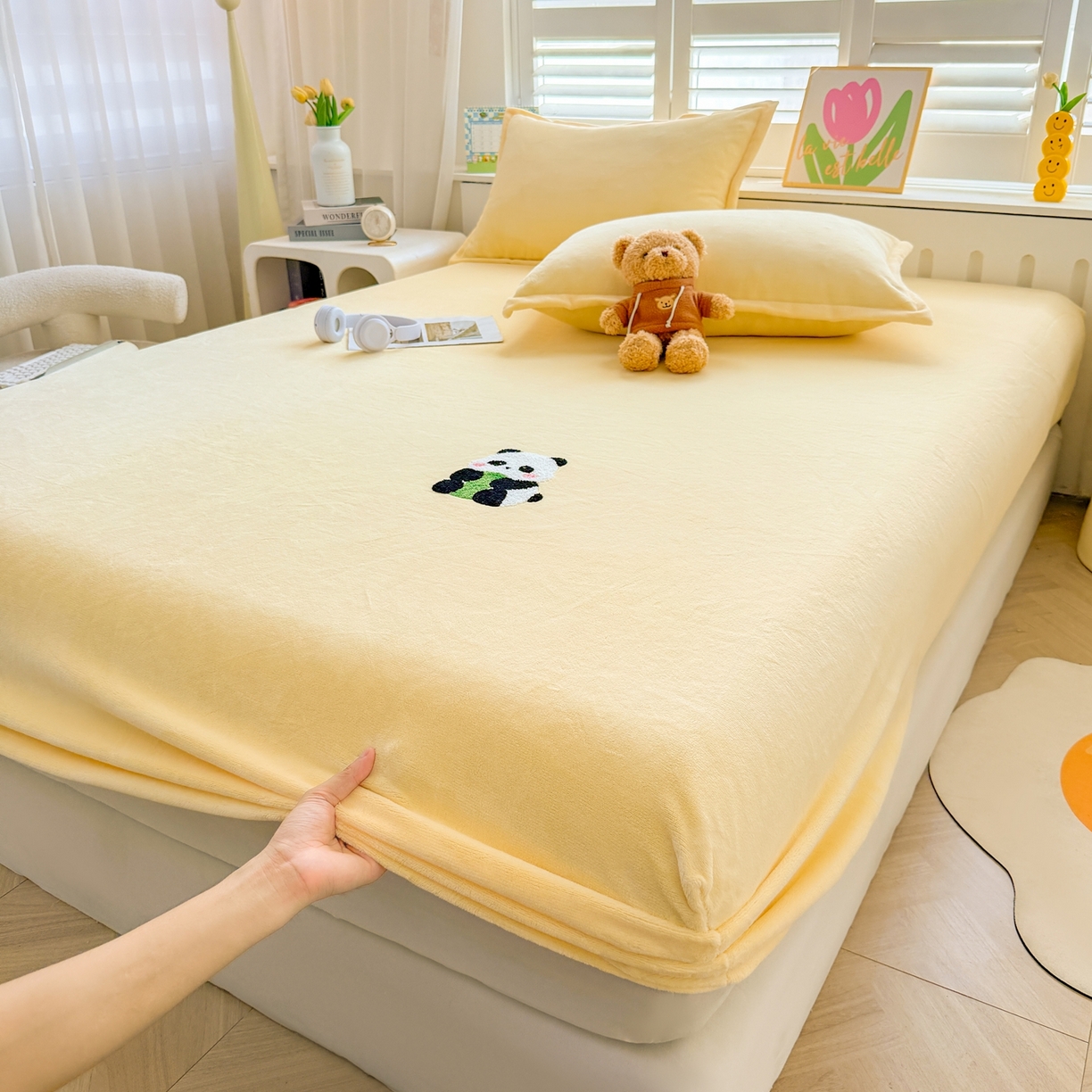 91家纺网 家纺一手货源 找家纺 湘之帛 2025新款牛奶绒印花床笠 小熊猫-米黄