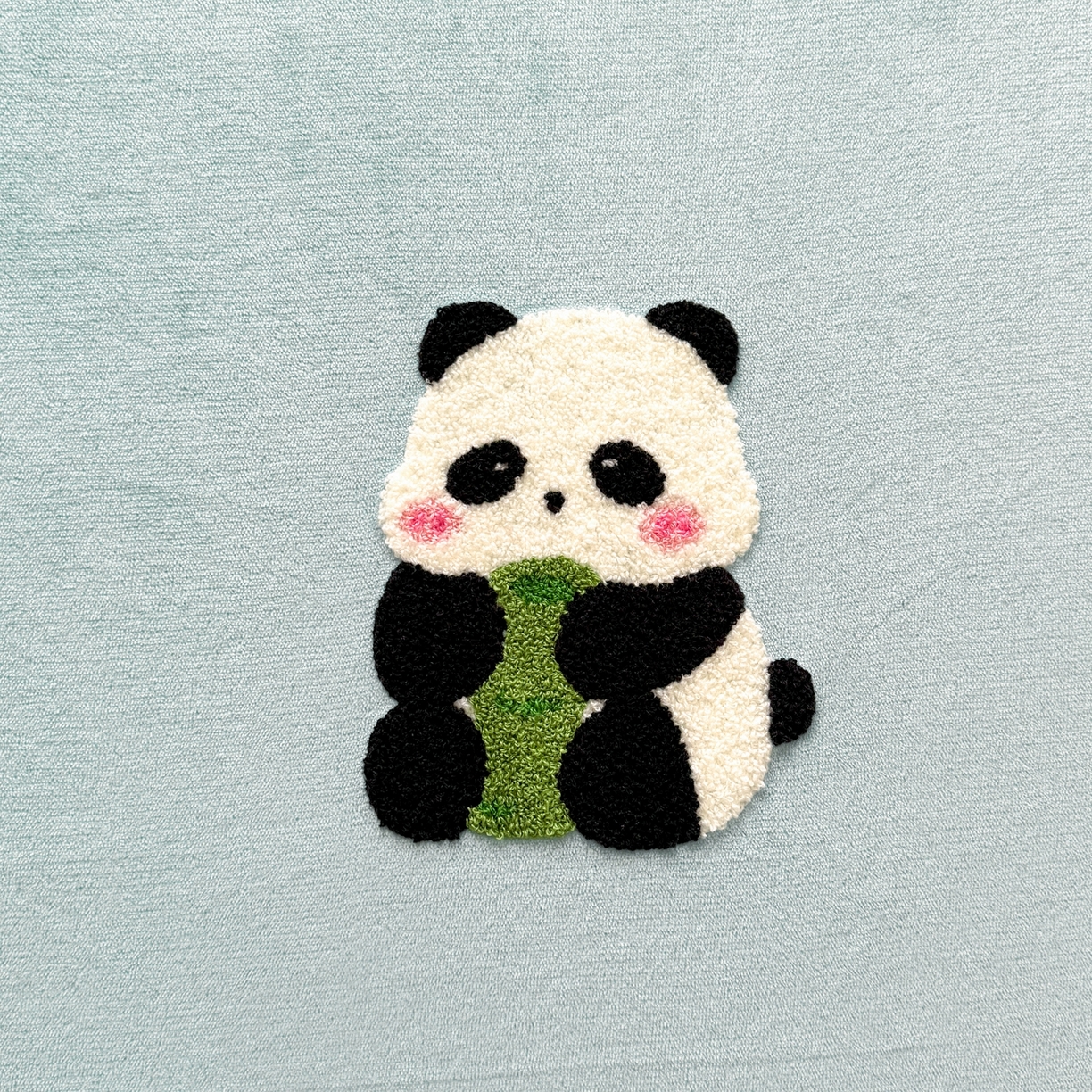 91家纺网 家纺一手货源 找家纺 湘之帛 2025新款牛奶绒印花床笠 小熊猫-浅蓝