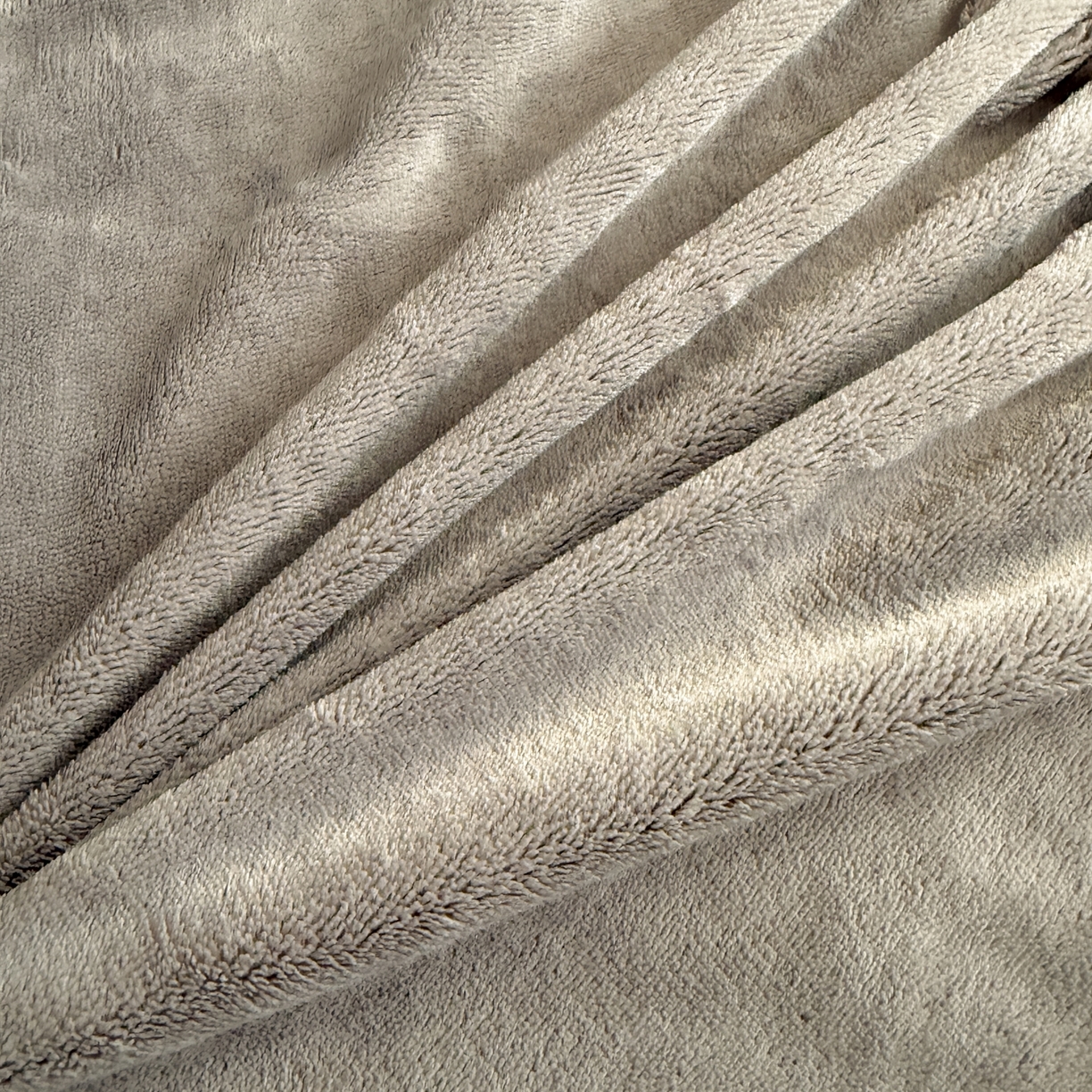 91家纺网 家纺一手货源 找家纺 湘之帛 2025新款牛奶绒印花床笠 小熊猫-深灰