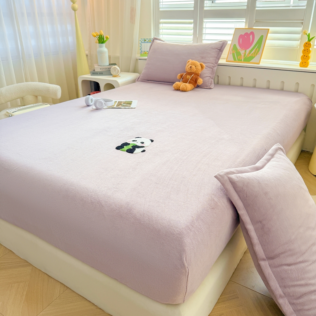 91家纺网 家纺一手货源 找家纺 湘之帛 2025新款高克重纯色毛巾绣牛奶绒床笠三件套 小熊猫-紫色