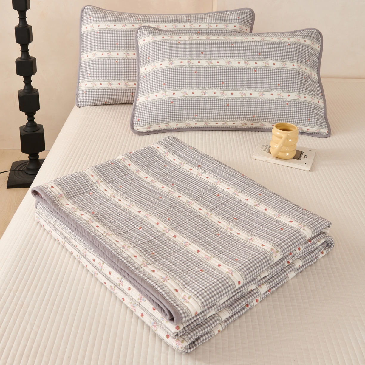 91家纺网 家纺一手货源 找家纺 莎果家纺 2025新款12868双面纯棉床盖三件套花田