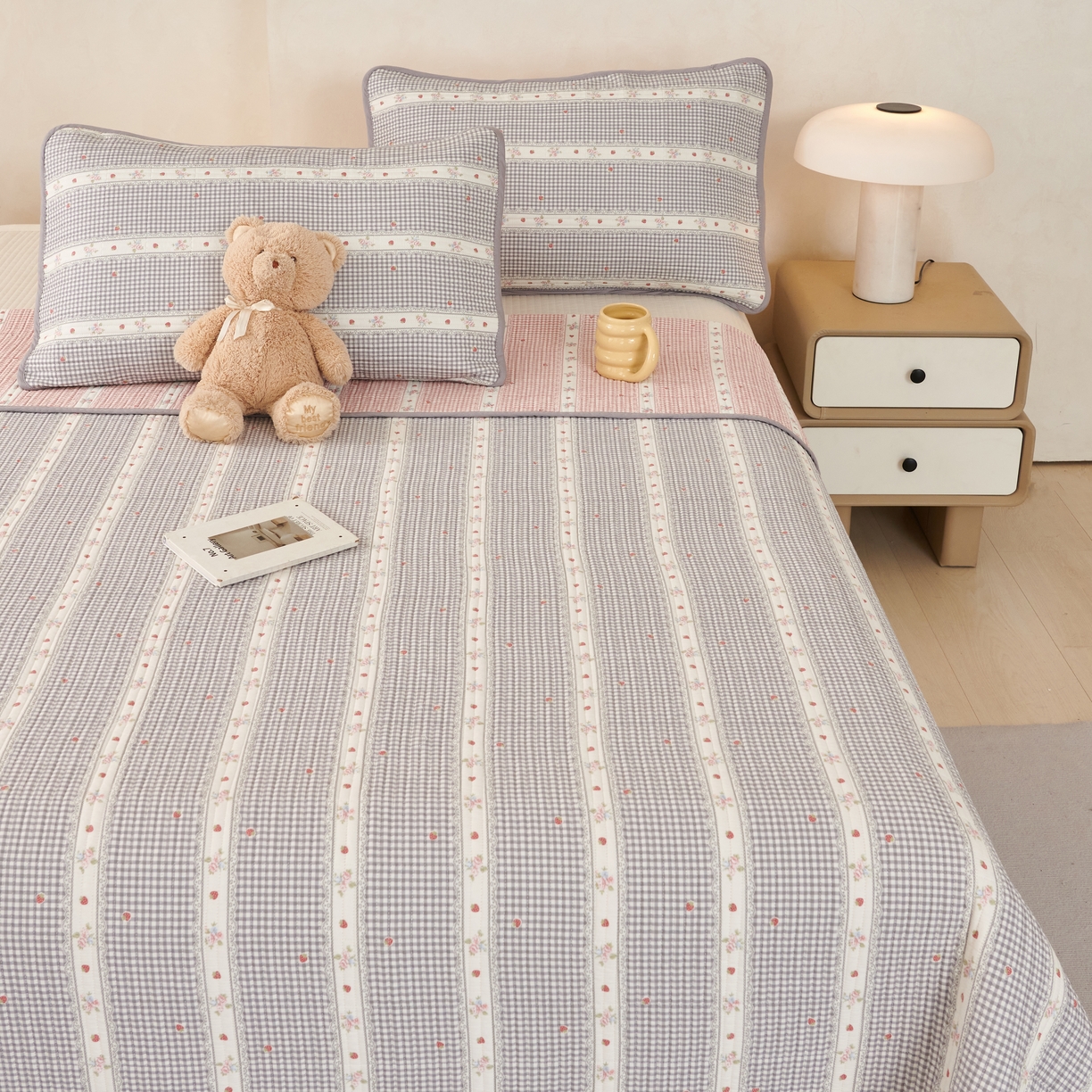 91家纺网 家纺一手货源 找家纺 莎果家纺 2025新款12868双面纯棉床盖三件套花田