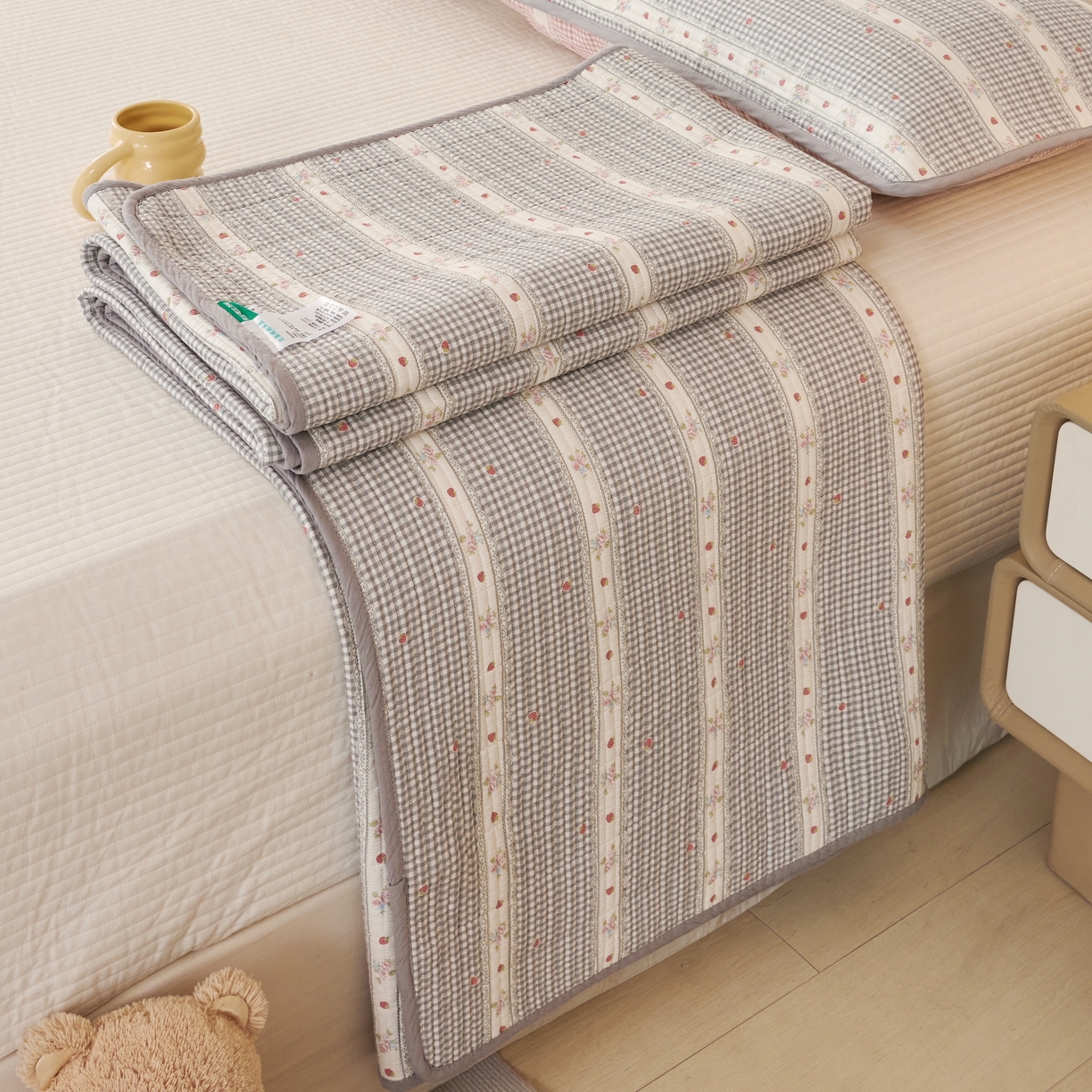 91家纺网 家纺一手货源 找家纺 莎果家纺 2025新款12868双面纯棉床盖三件套花田