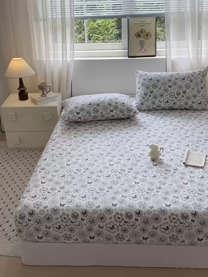 91家纺网 家纺一手货源 找家纺 一霖家纺 2025新款仿麻皱皱纱单床笠 蝴蝶印记