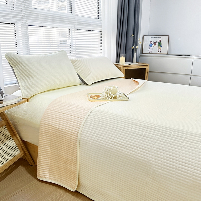 91家纺网 家纺一手货源 找家纺 （总）拾小柒 2025新款全棉色织水洗棉夹棉防滑床盖防水纯色床护垫