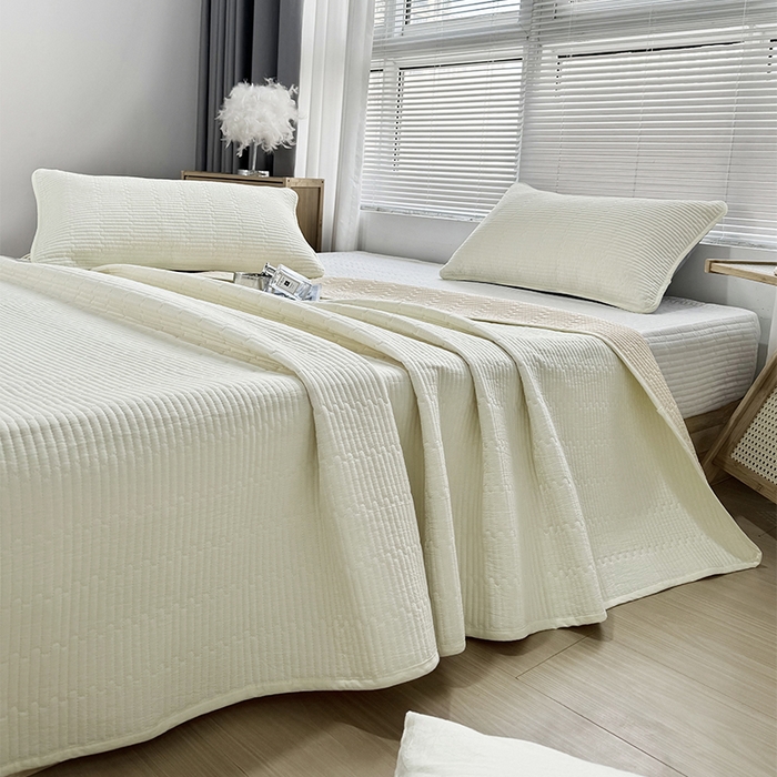 91家纺网 家纺一手货源 找家纺 （总）拾小柒 2025新款全棉色织水洗棉夹棉防滑床盖防水纯色床护垫