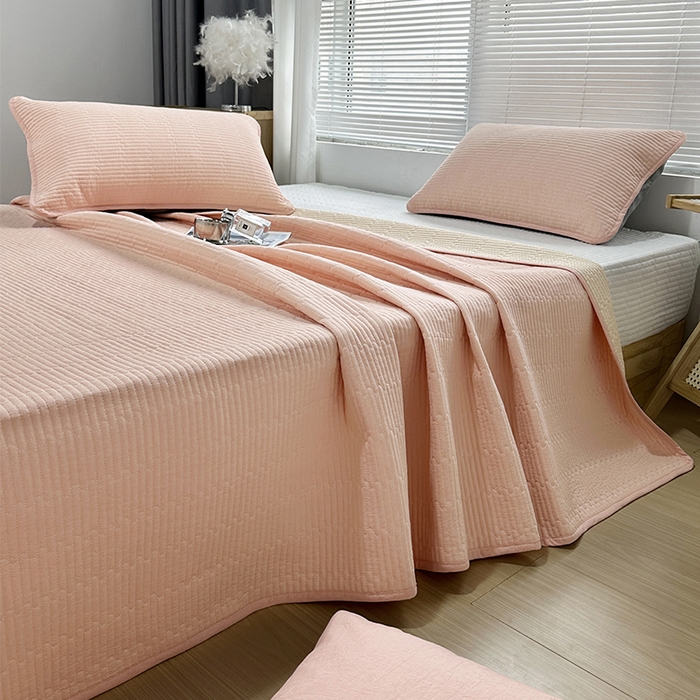 91家纺网 家纺一手货源 找家纺 拾小柒 2025新款全棉色织水洗棉夹棉防滑床盖防水纯色床护垫 防滑款粉玉色