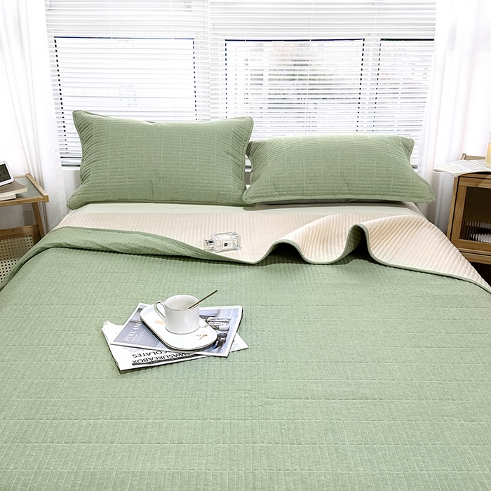 91家纺网 家纺一手货源 找家纺 拾小柒 2025新款全棉色织水洗棉夹棉防滑床盖防水纯色床护垫 防水款浅绿色