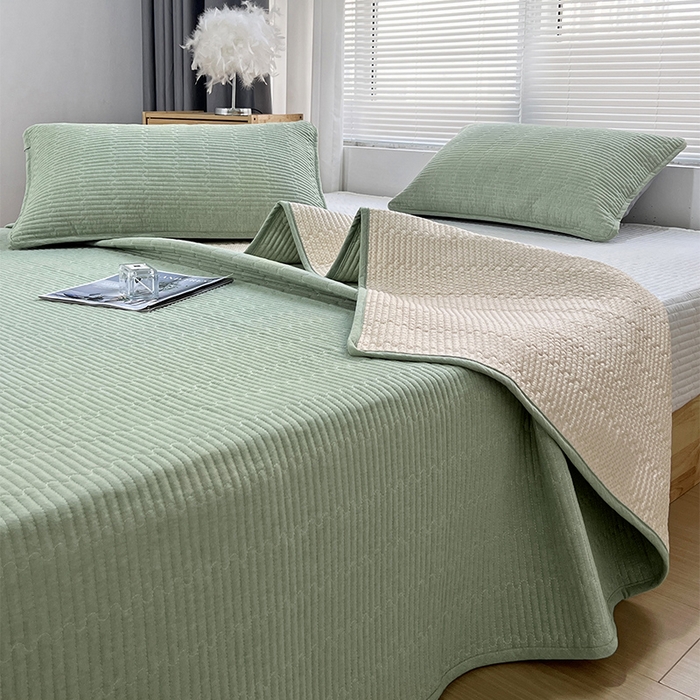 91家纺网 家纺一手货源 找家纺 拾小柒 2025新款全棉色织水洗棉夹棉防滑床盖防水纯色床护垫 防滑款浅绿色