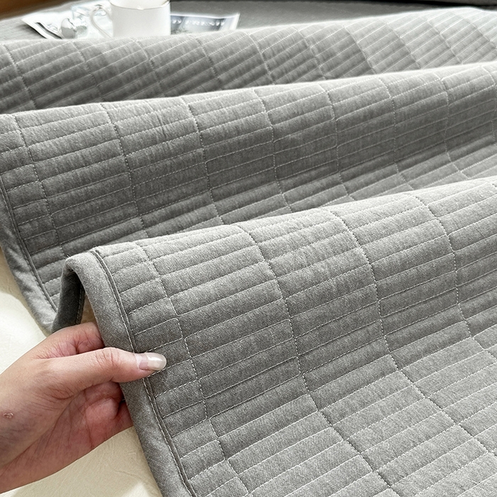 91家纺网 家纺一手货源 找家纺 拾小柒 2025新款全棉色织水洗棉夹棉防滑床盖防水纯色床护垫 防水款青灰色