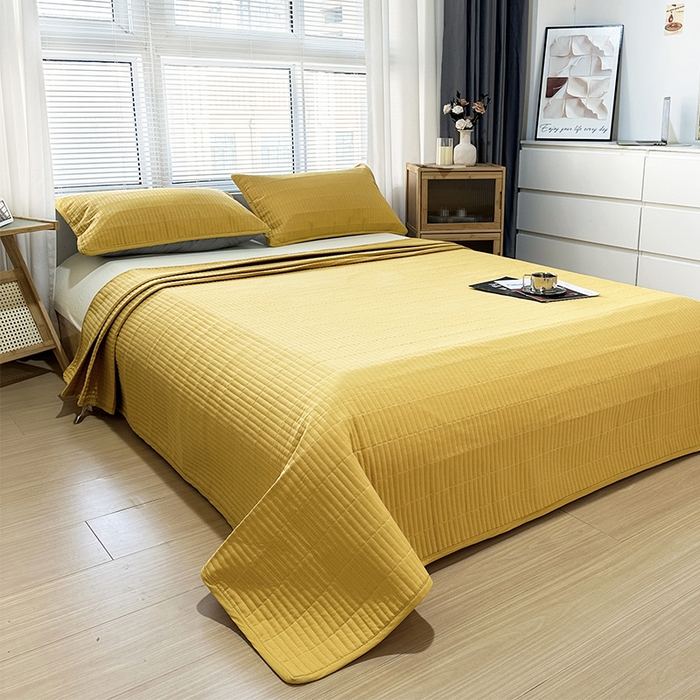 91家纺网 家纺一手货源 找家纺 拾小柒 2025新款全棉色织水洗棉夹棉防滑床盖防水纯色床护垫 防水款姜黄色