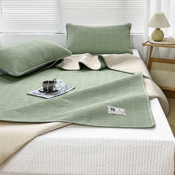 91家纺网 家纺一手货源 找家纺 拾小柒 2025新款全棉色织水洗棉夹棉防滑床盖防水纯色床护垫 防滑款浅绿色