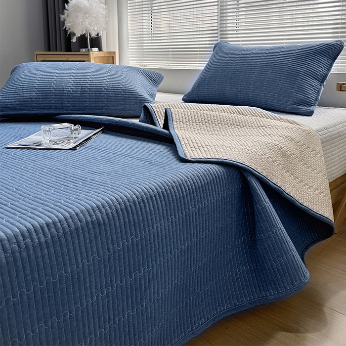 91家纺网 家纺一手货源 找家纺 拾小柒 2025新款全棉色织水洗棉夹棉防滑床盖防水纯色床护垫 防滑款牛仔蓝