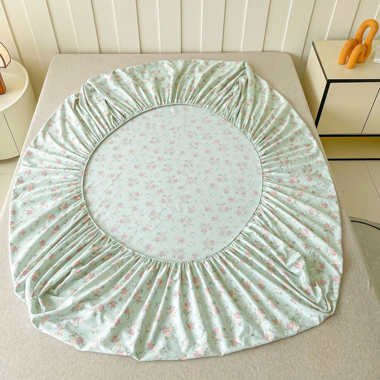 91家纺网 家纺一手货源 找家纺 棉乐町家居 2025新款木棉双层纱印花床笠 花开半夏