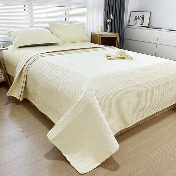 91家纺网 家纺一手货源 找家纺 拾小柒 2025新款纯色全棉色织水洗棉夹棉防滑床盖 鹅黄色