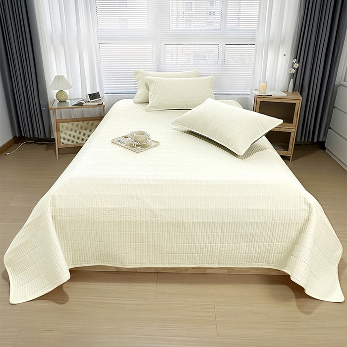 91家纺网 家纺一手货源 找家纺 拾小柒 2025新款纯色全棉色织水洗棉夹棉防滑床盖 鹅黄色