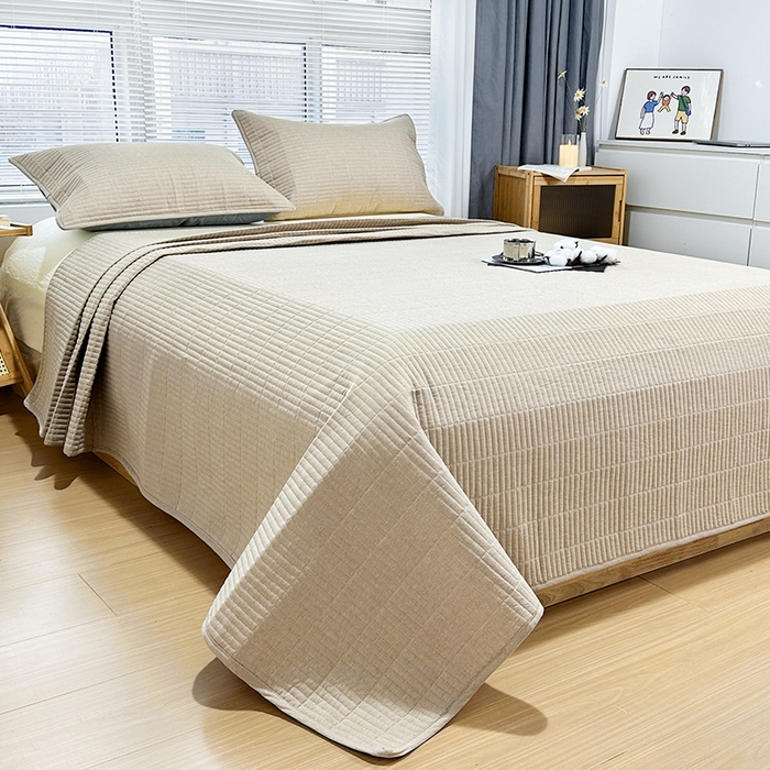 91家纺网 家纺一手货源 找家纺 拾小柒 2025新款纯色全棉色织水洗棉夹棉防滑床盖 卡其色