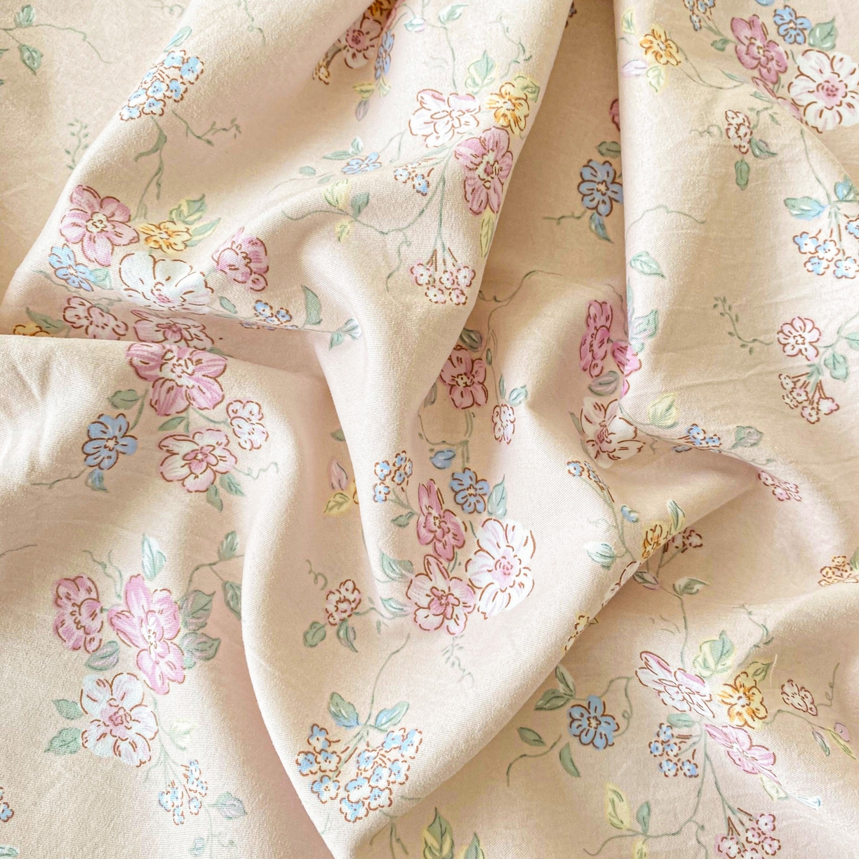 91家纺网 家纺一手货源 找家纺 棉乐町家居 2025新款木棉双层纱印花床笠 花清雅香