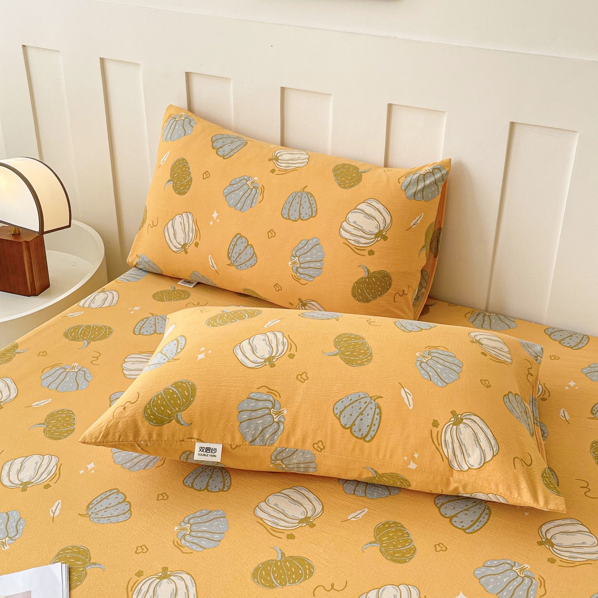 91家纺网 家纺一手货源 找家纺 棉乐町家居 2025新款木棉双层纱印花床笠 可爱南瓜