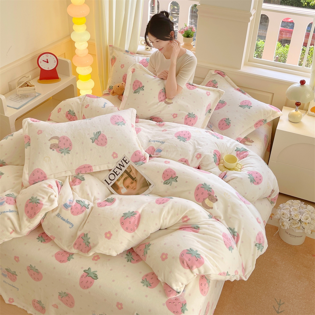 91家纺网 家纺一手货源 找家纺 凯儿2025加厚A类印花牛奶绒单品四件套 奶油草莓