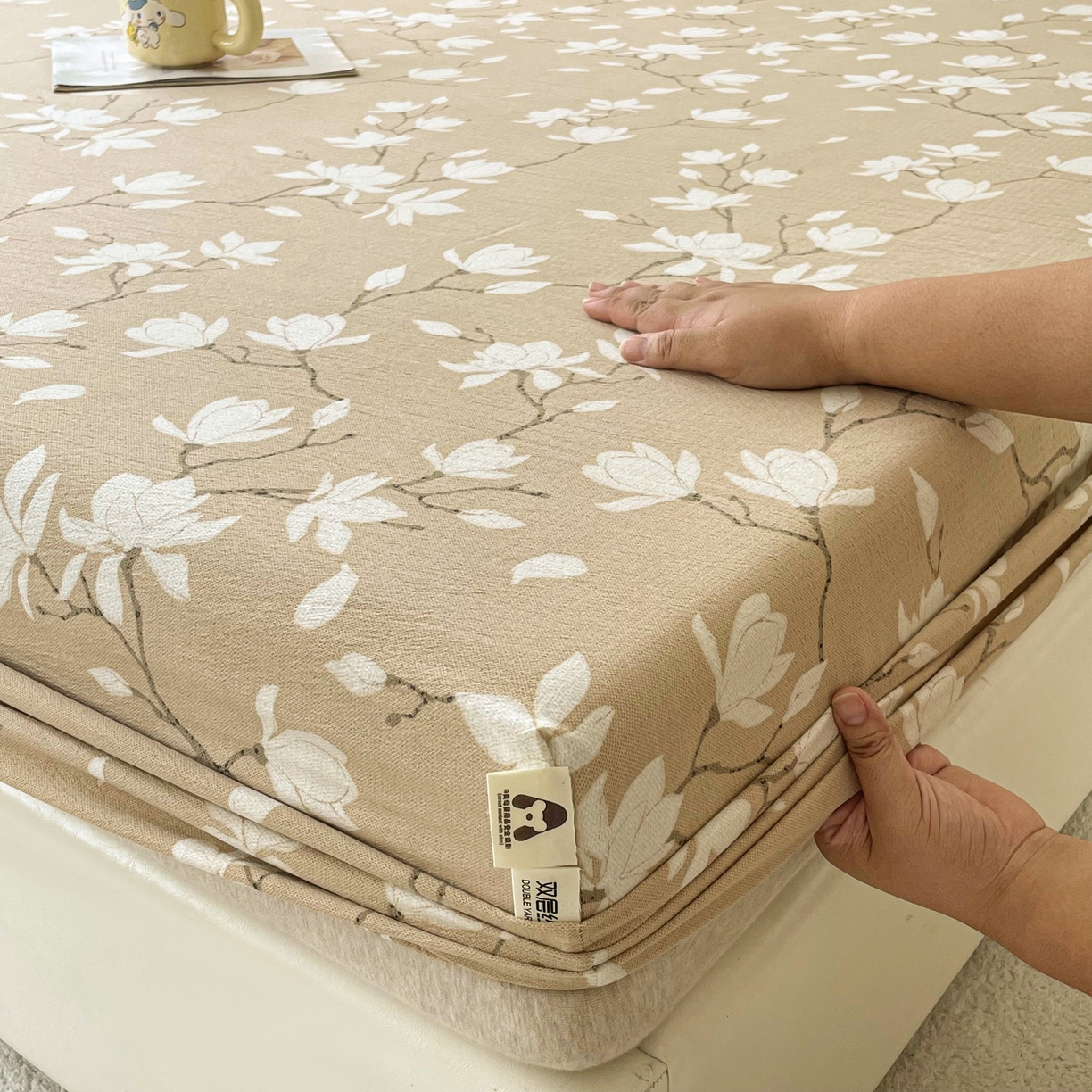 91家纺网 家纺一手货源 找家纺 棉乐町家居 2025新款木棉双层纱印花床笠 满园芳华