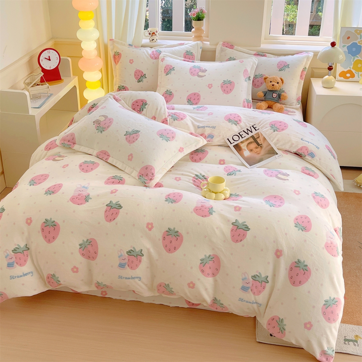 91家纺网 家纺一手货源 找家纺 凯儿2025加厚A类印花牛奶绒单品四件套 奶油草莓