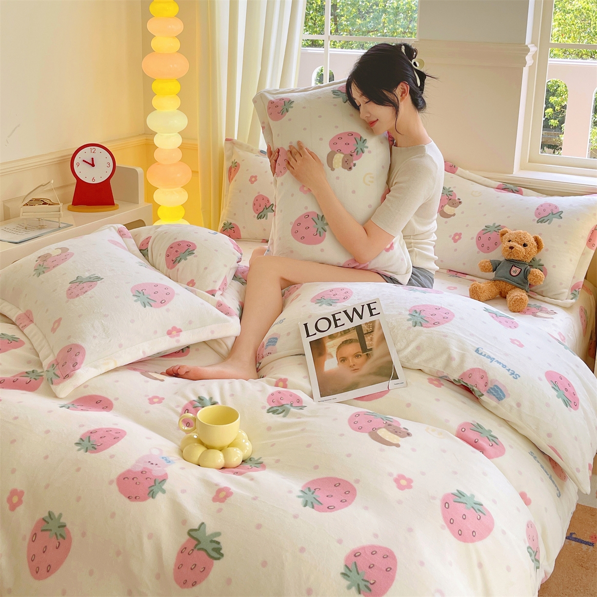 91家纺网 家纺一手货源 找家纺 凯儿2025加厚A类印花牛奶绒单品四件套 奶油草莓