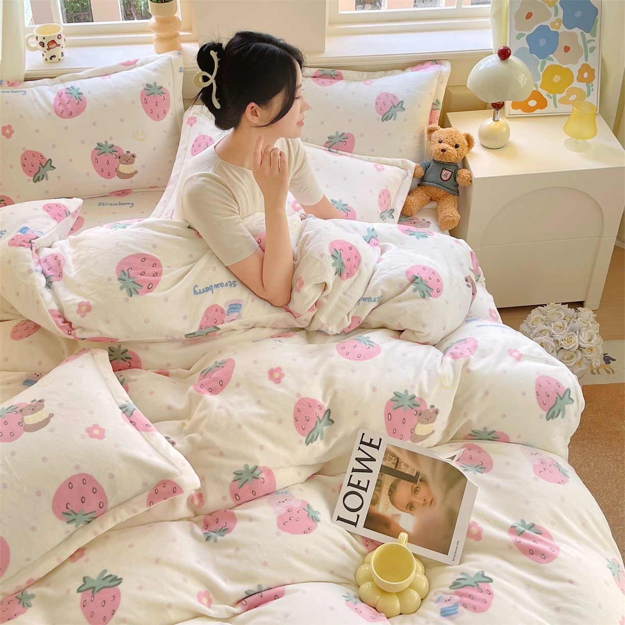 91家纺网 家纺一手货源 找家纺 凯儿2025加厚A类印花牛奶绒单品四件套 奶油草莓