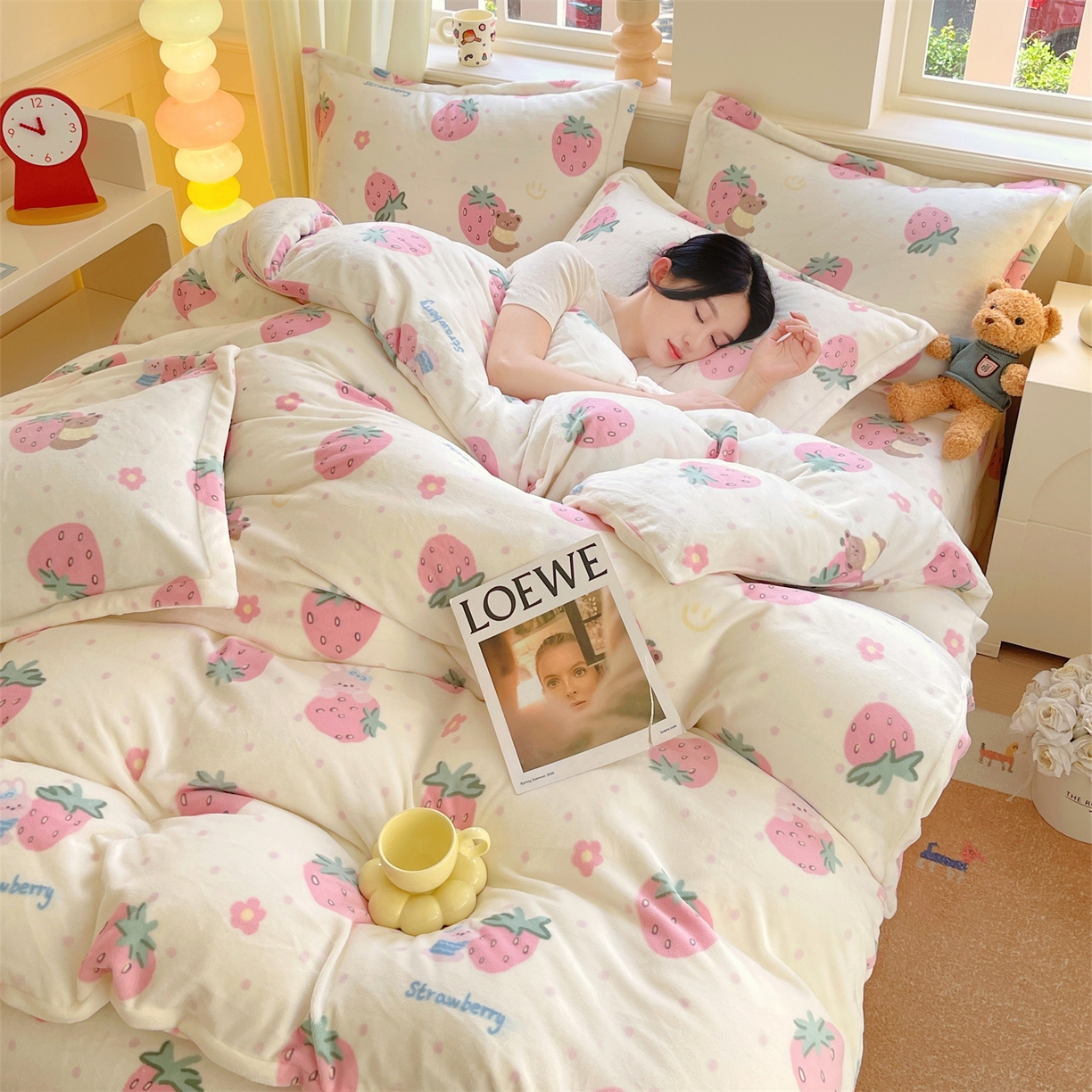 91家纺网 家纺一手货源 找家纺 凯儿2025加厚A类印花牛奶绒单品四件套 奶油草莓