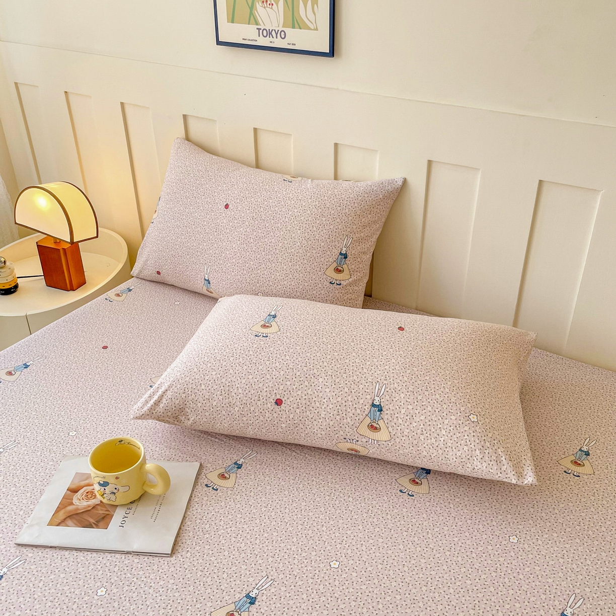 91家纺网 家纺一手货源 找家纺 棉乐町家居 2025新款木棉双层纱印花床笠 兔斯基-粉