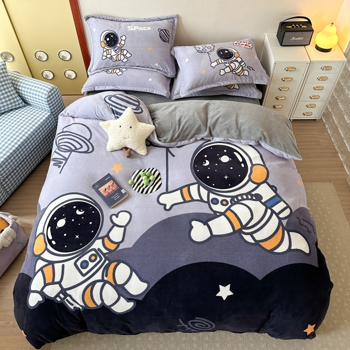 91家纺网 家纺一手货源 找家纺 赛丽雅 2025年新款秋冬卡通大版牛奶绒四件套 太空漫步