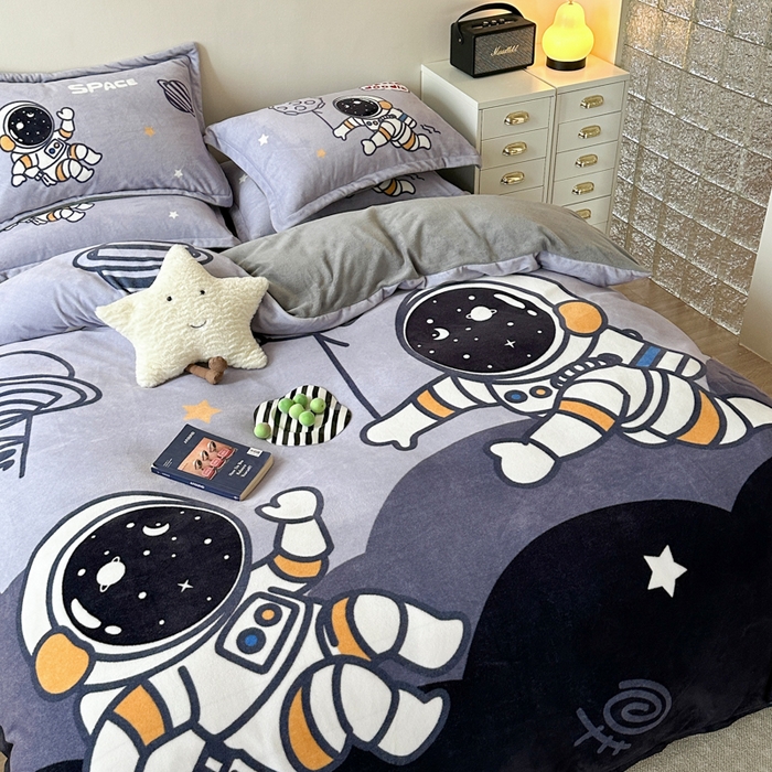 91家纺网 家纺一手货源 找家纺 赛丽雅 2025年新款秋冬卡通大版牛奶绒四件套 太空漫步