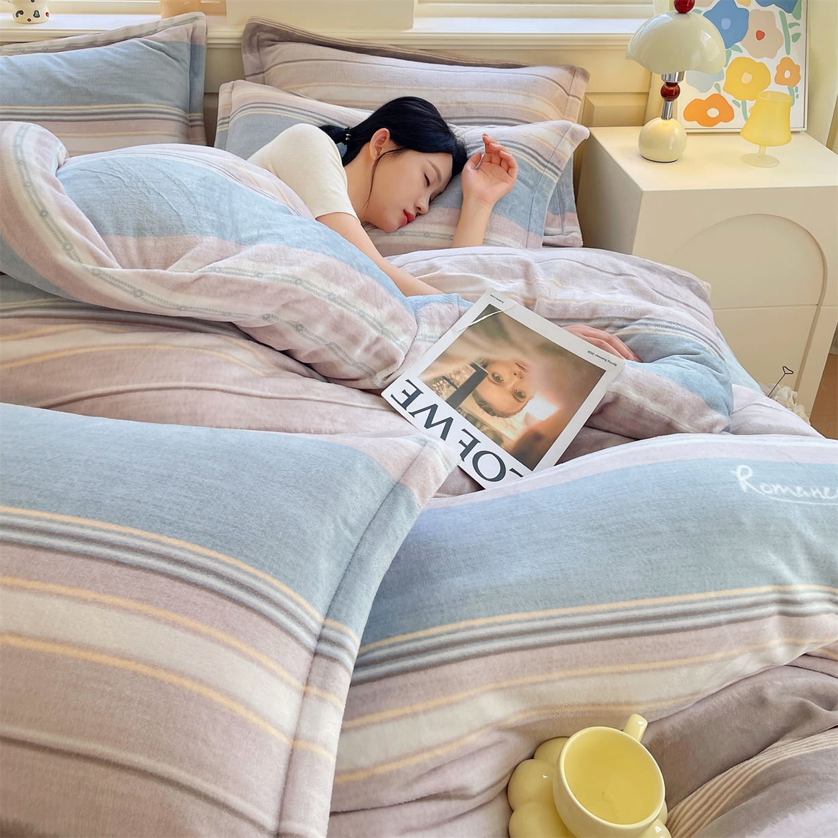 91家纺网 家纺一手货源 找家纺 凯儿2025加厚A类印花牛奶绒单品四件套 英伦之旅-兰