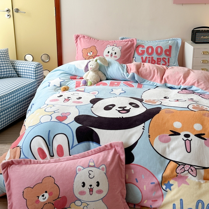 91家纺网 家纺一手货源 找家纺 赛丽雅 2025年新款秋冬卡通大版牛奶绒四件套 欢乐总动员