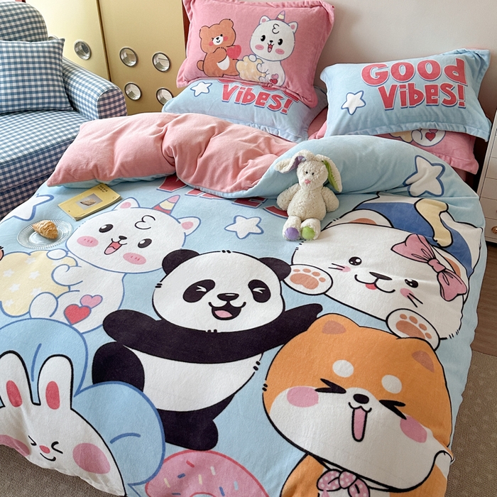 91家纺网 家纺一手货源 找家纺 赛丽雅 2025年新款秋冬卡通大版牛奶绒四件套 欢乐总动员