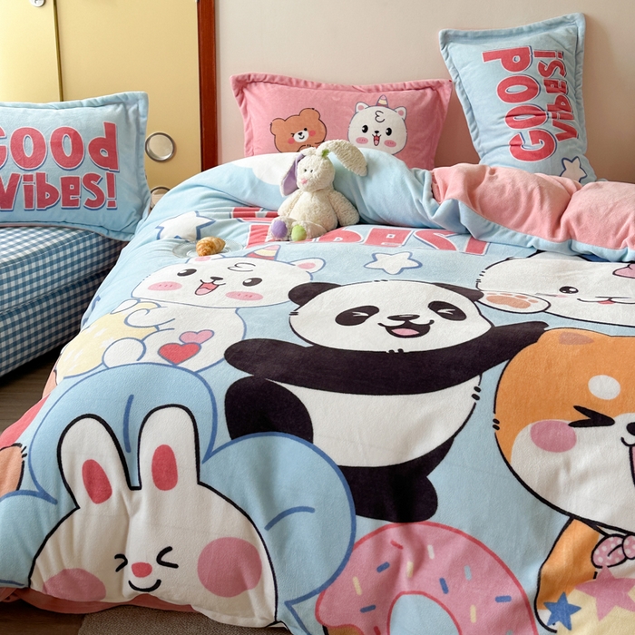 91家纺网 家纺一手货源 找家纺 赛丽雅 2025年新款秋冬卡通大版牛奶绒四件套 欢乐总动员