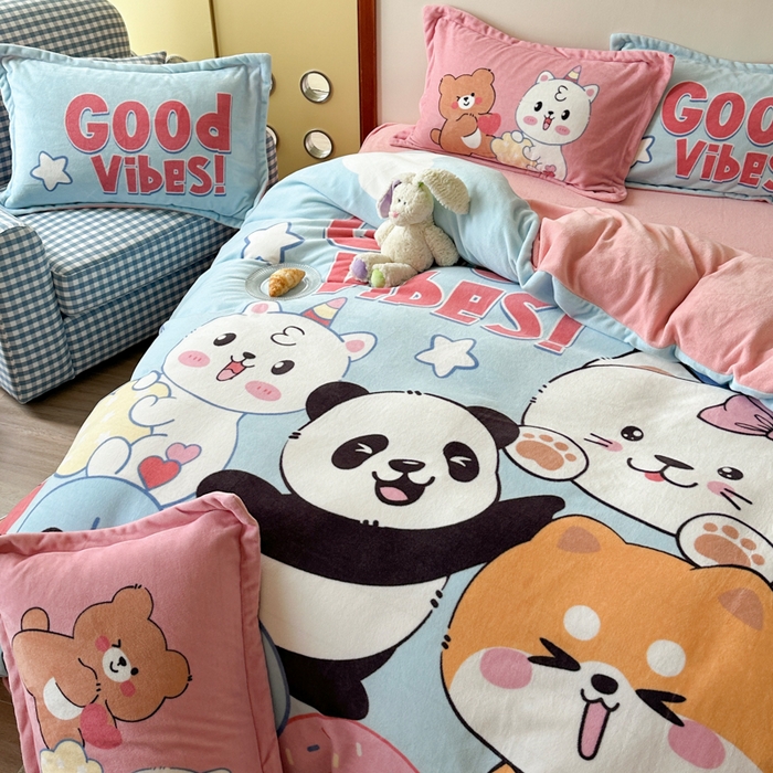 91家纺网 家纺一手货源 找家纺 赛丽雅 2025年新款秋冬卡通大版牛奶绒四件套 欢乐总动员